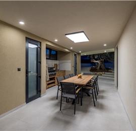 4 bedroom villa with heated pool and sea view in Vinišće, sleeps 8